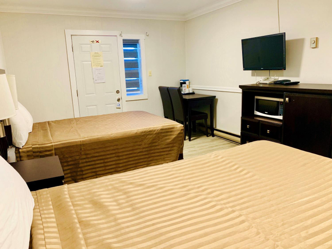 Bedroom 2, Traveler's Motel Penticton, Okanagan-Similkameen