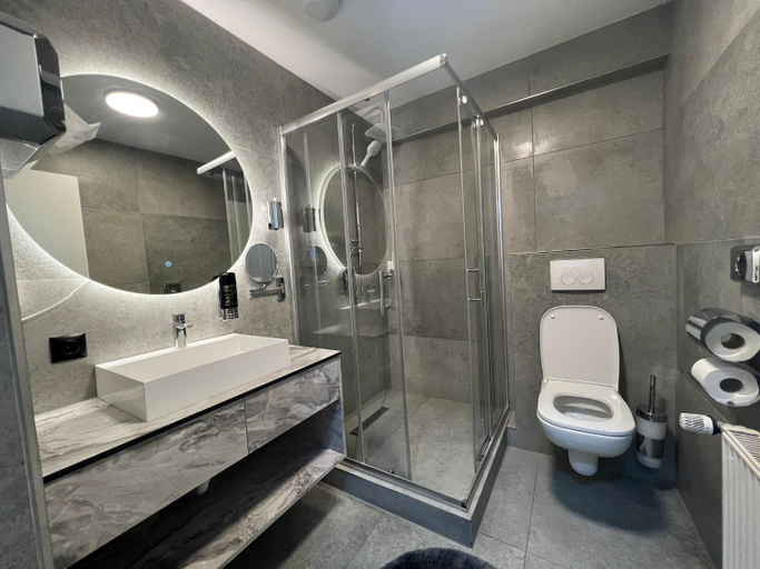 Bathroom 4, Hotel Harmshof Bispingen, Heidekreis