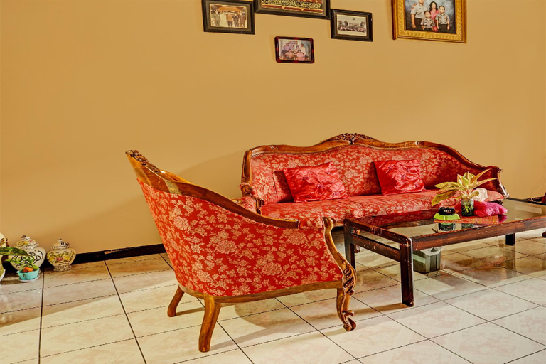 Public Area 1, Hotel O Homestay Simpang Panji Suroso Syariah, Malang