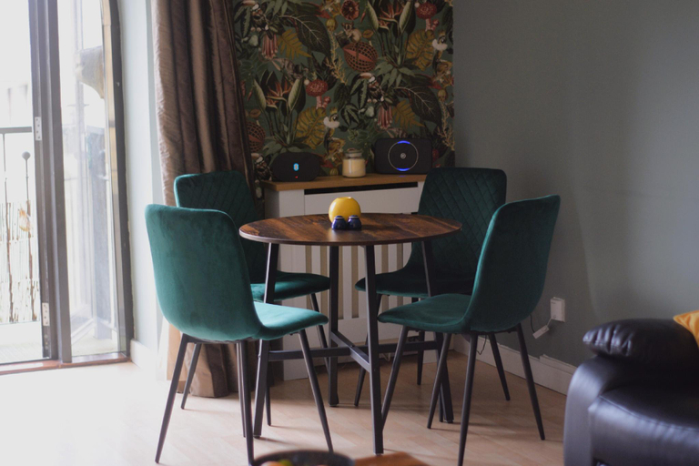 Others 5, Heart of Leeds - 2 Bedroom Flat, Leeds