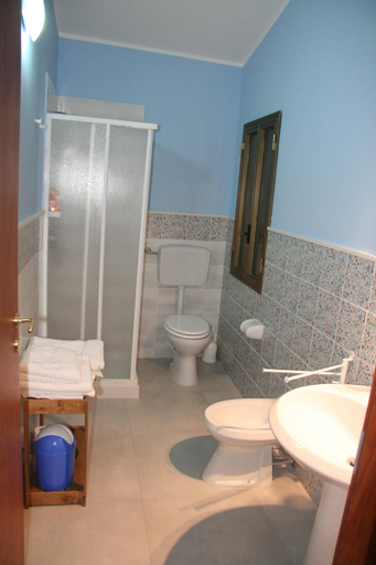 Bathroom, Borgo Manfria, Caltanissetta
