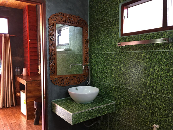 Bathroom 5, Sea Rock Hotel, Ko Phangan