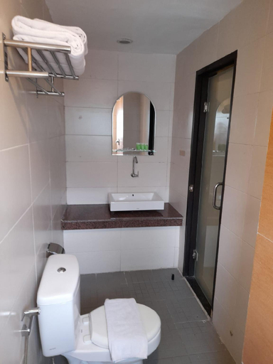 Bathroom 4, Jakarta City Hotel, West Jakarta