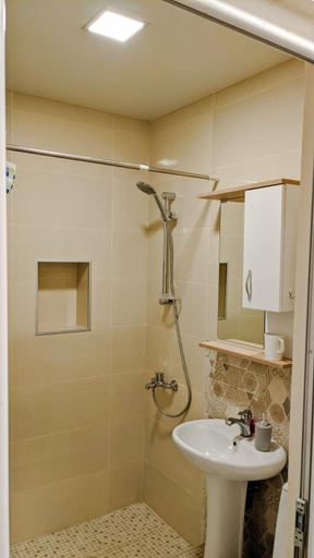 Bathroom 4, SolApart - cozy apartment at sololaki, Tbilisi