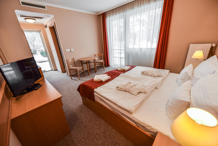 Bedroom 3, Aqua Hotel Termal, Mosonmagyaróvár