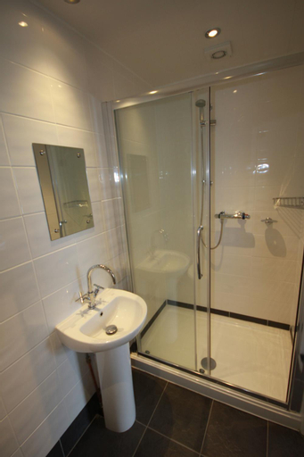 Bathroom 7