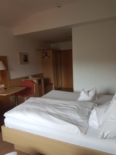 Bedroom 16