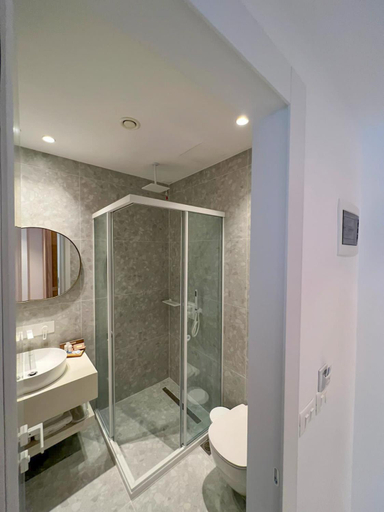Bathroom 3, Dimitri Hotel, Vlorës