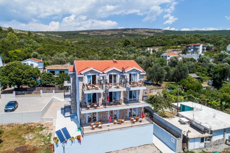 Others 2, Villa SAN Apartments