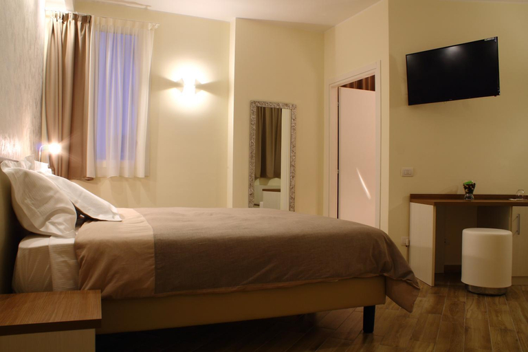 Bedroom 2, BHL Boutique Rooms Legnano, Milano
