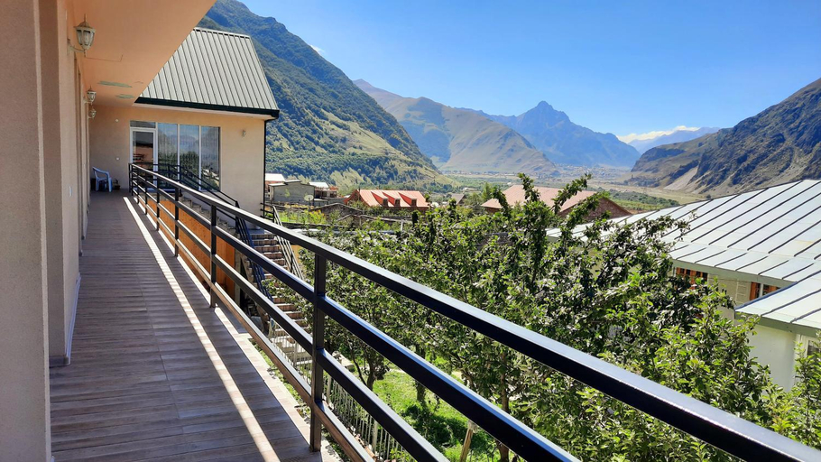 Others 4, Sky Star, Kazbegi