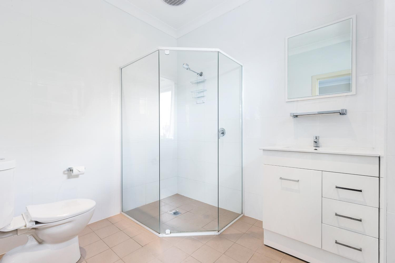Bathroom 4