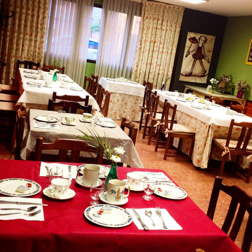 Food & Drinks 4, Hostal Pirineos, Huesca