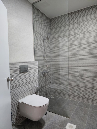 Bathroom 5