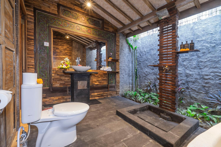 Bathroom 14