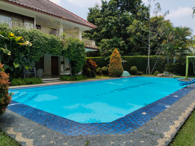 Sport & Beauty 4, The Garden Family Guest House powered by Cocotel., Bogor