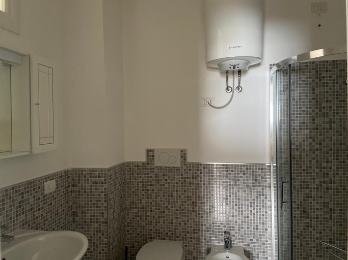 Bathroom 4, Residence Miramare, Sassari