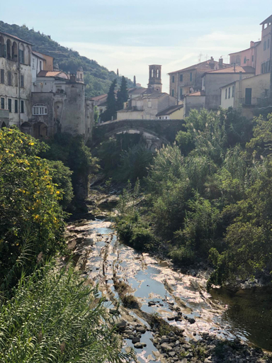 Others 5, Affitta camere Da Lalla, Imperia
