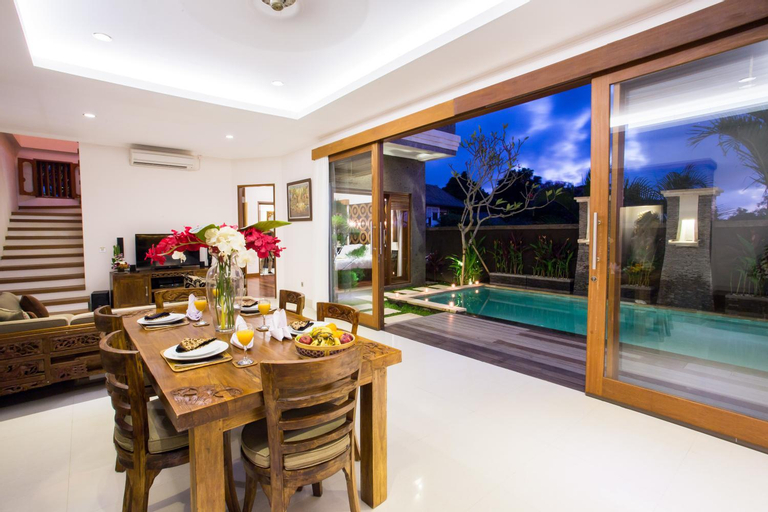 Dining Room 11