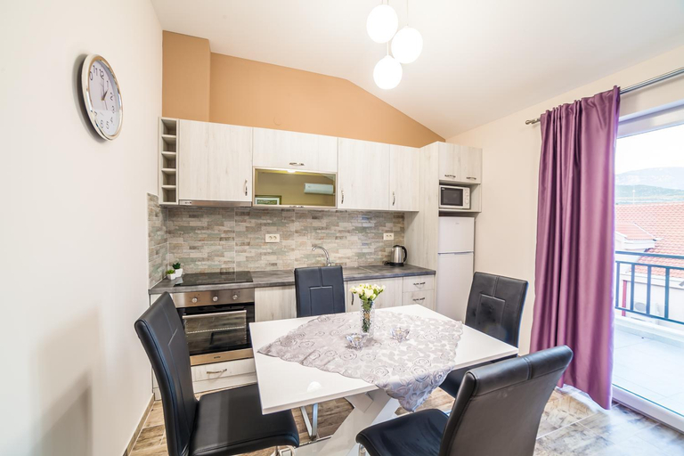 Others 5, Milara Apartments