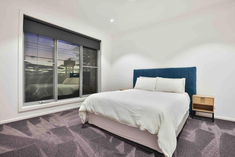 Bedroom 2, Inner City Stay Mildura, Mildura - Pt A
