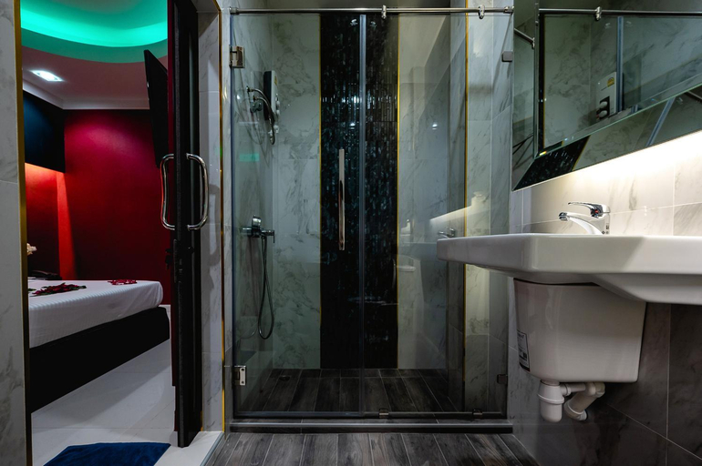 Bathroom 3, Crystal Hotel, Muang Rayong