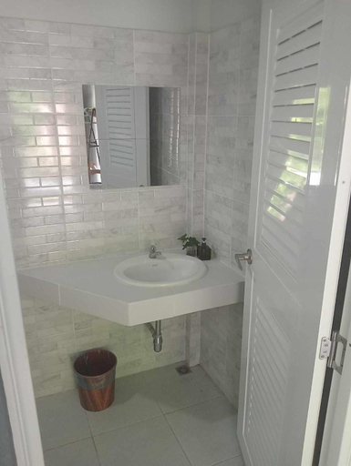 Bathroom, Scandinavian Beach Resort, Ko Lanta