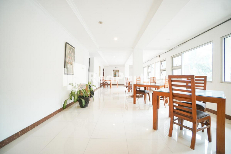 Food & Drinks 2, Hotel Borobudur Kemayoran Syariah RedPartner, Central Jakarta
