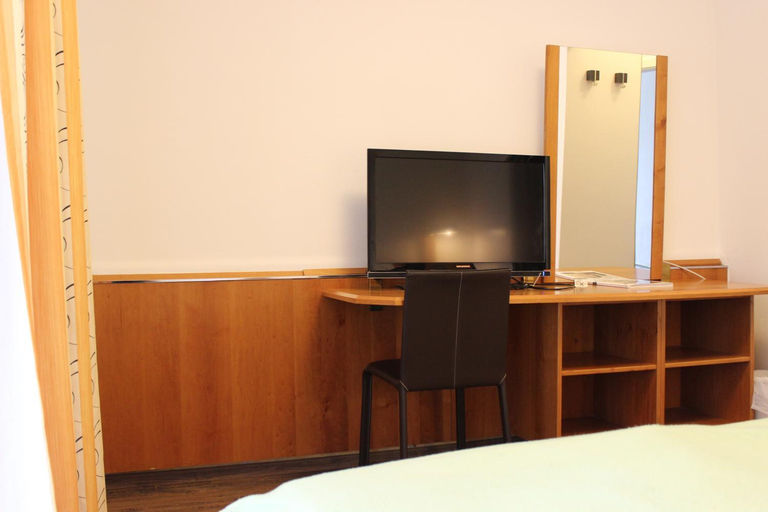 Bedroom, Hotel Restaurant Schweizerhaus, Klagenfurt