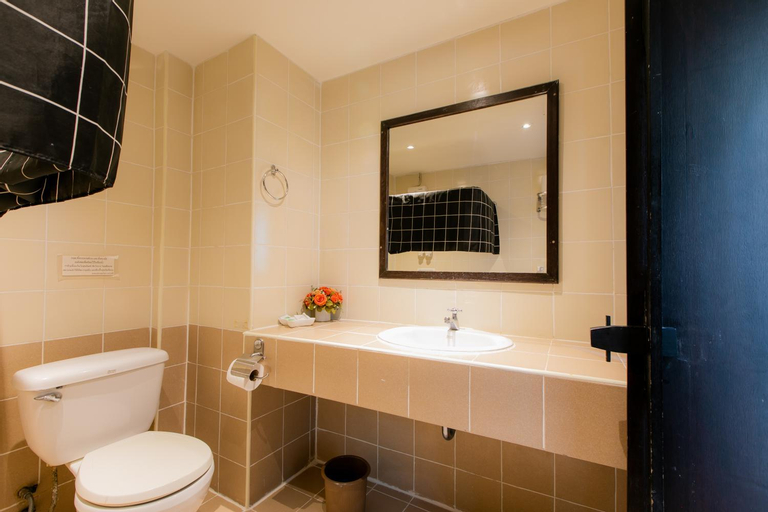Bathroom 7
