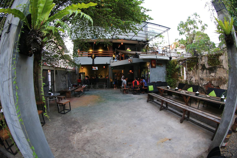 Others 4, Bat & Arrow, Padang