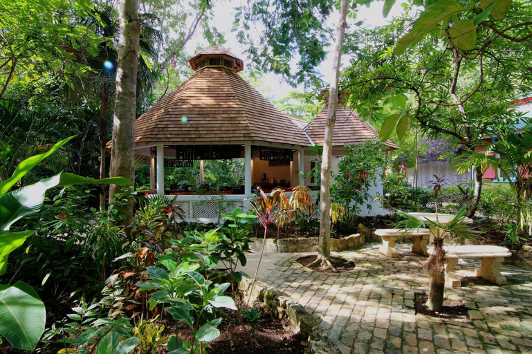 Food & Drinks 4, Tingalaya's Retreat