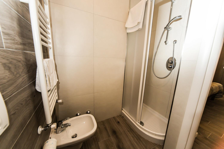 Bathroom 4