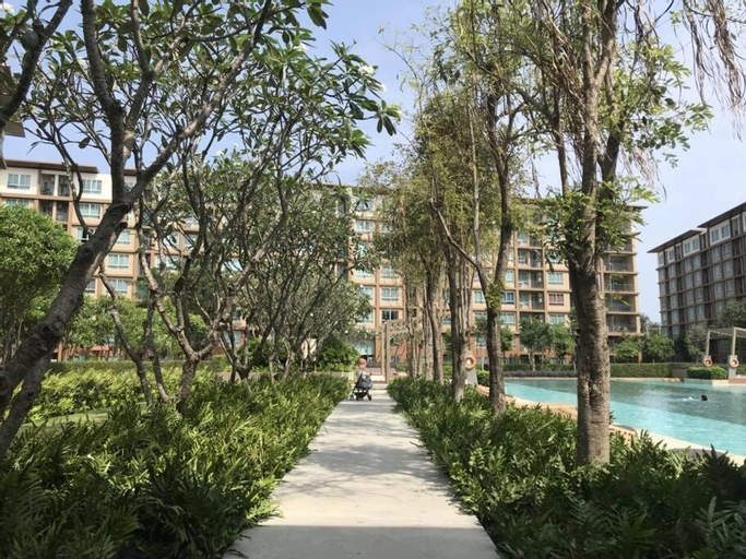 Exterior & Views 20