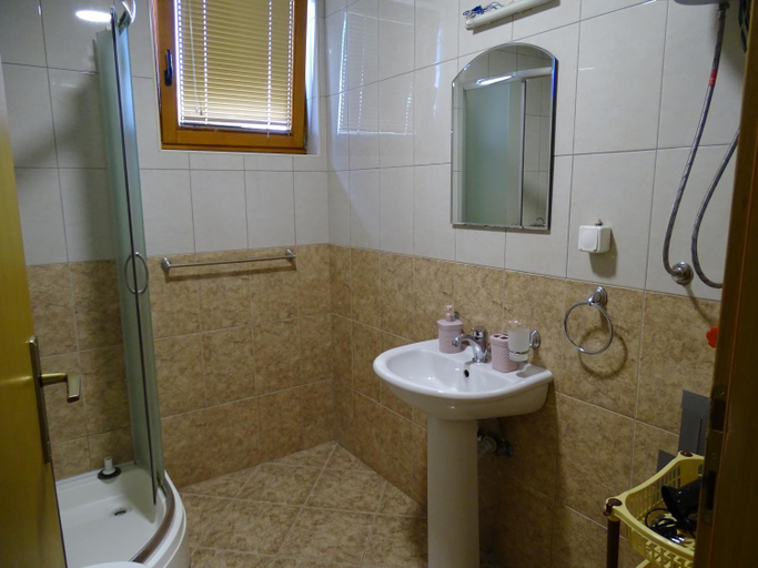 Bathroom 2, Vila Sara