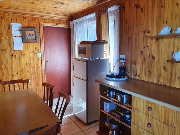 Others 4, Lakeside Accommodation, Eden
