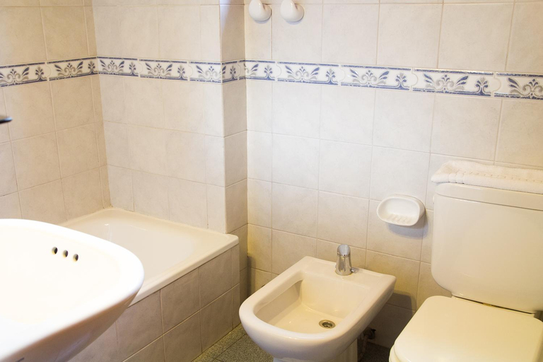 Bathroom 3, El Viejo Nogal, Lacar