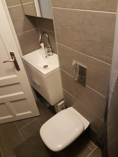 Bathroom 2, Balkan-inn Parlament Lux apartment, Belgrade
