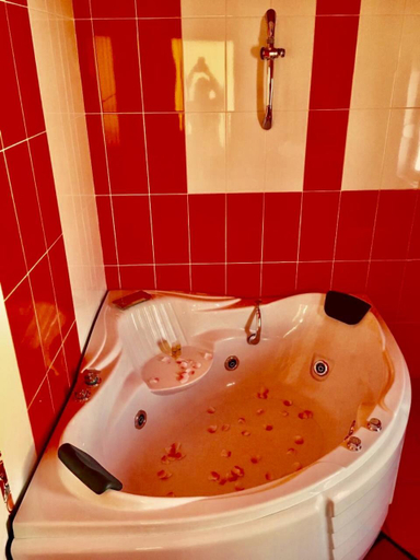 Bathroom 4, Apartments Tati