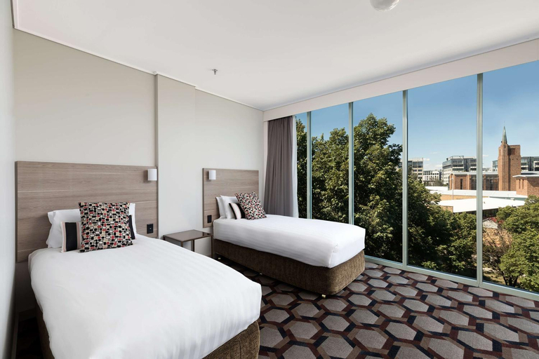 Bedroom 3, Rydges Canberra, Canberra