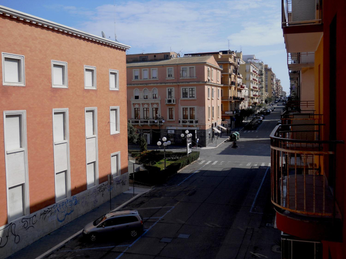 Others 4, MILU' B B, Crotone