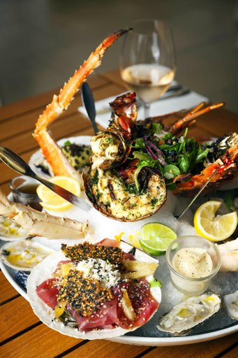 Food & Drinks 5, Holland House Beach Hotel