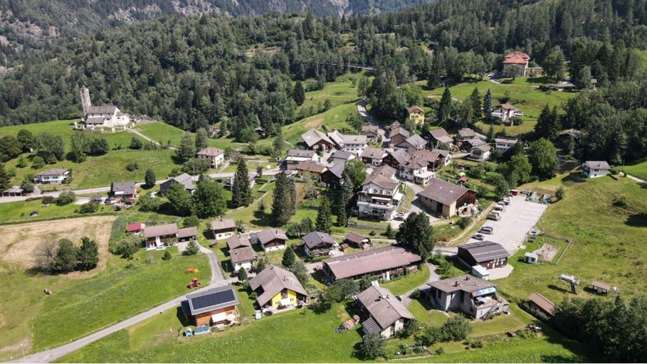 Others 2, B&B Tencia, Leventina