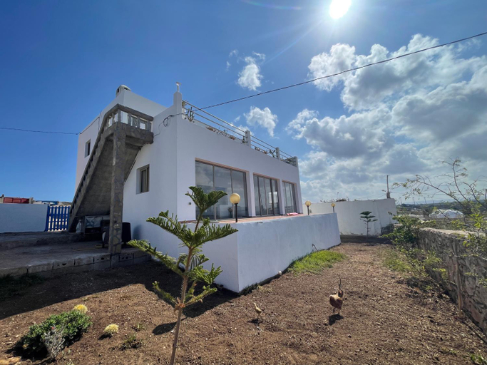 Exterior view, La Maison de Mohamed, Essaouira
