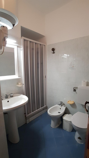 Bathroom 4, Casa Vittorio, Messina