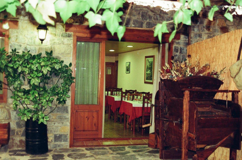 Others 4, Hostal Pernalle, Lleida