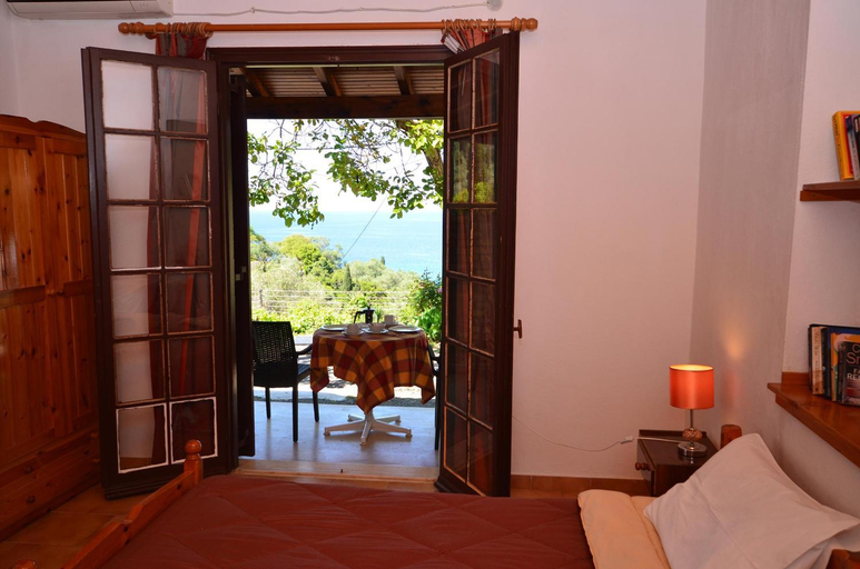 Others 4, Anna Pension, Ionian Islands