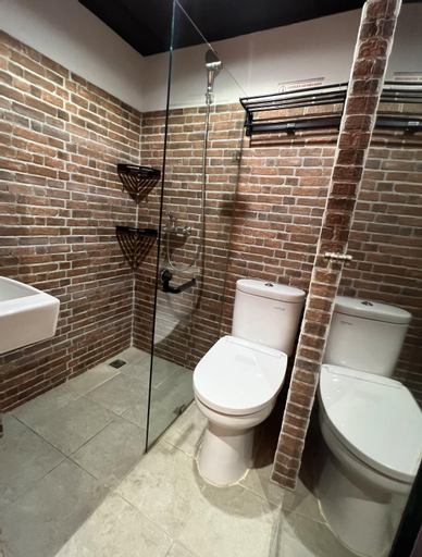 Bathroom 26