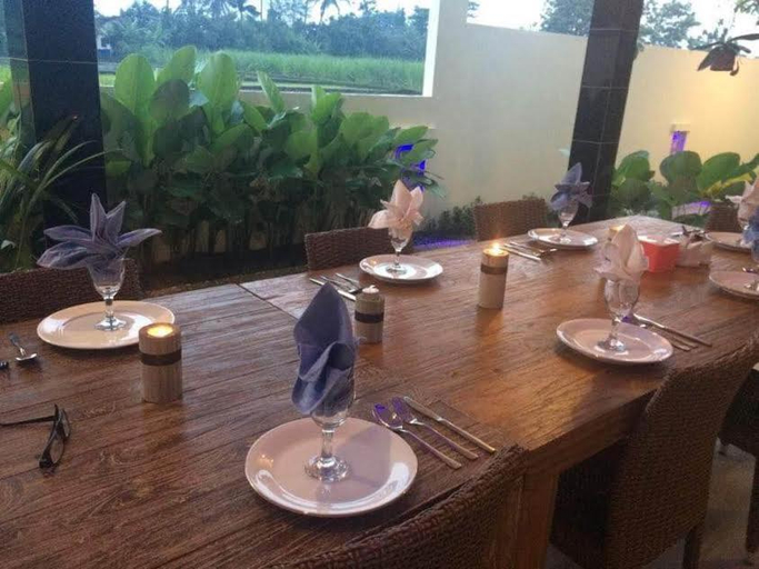 Food & Drinks, Villa Rosseno - Evelyn Private pool and Garden, Bantul