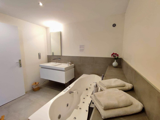 Bathroom 4